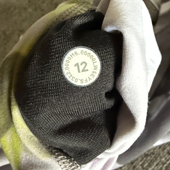 Lululemon Throwback Print Align High-Rise Pant 25"
Unicorn Throwback White Multi - Picture 8 of 8